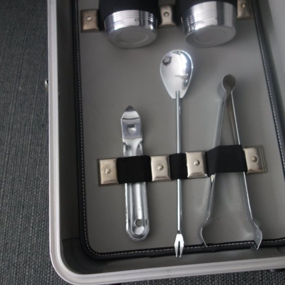 Vintage Dionite Bartender Luggage - Picture 3 of 14